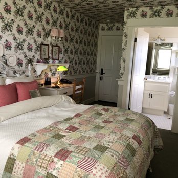 Orchard Hill - Cute room with a personalized note placed on the bed ! - Hotels Near Me - Julian, California Orchard Hill - Cute room with a personalized note placed on the bed ! - Hotels Near Me - Julian, California