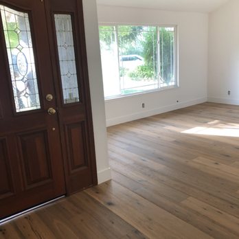 Duran Flooring - Front room #2 - Flooring Near Me Duran Flooring - Front room #2 - Flooring Near Me