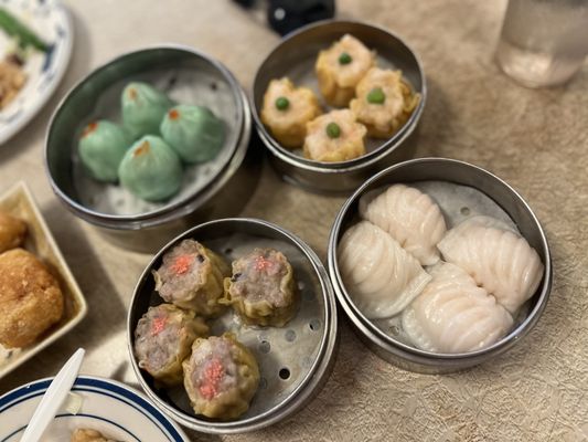 Nom Wah Tea Parlor by null