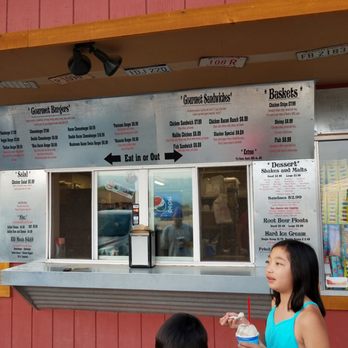 Slackers Burger Joint - Burgers Near Me - Torrey, Utah