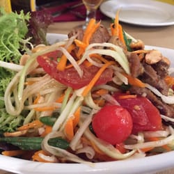 Lam - Green papaya salad with teriyaki grilled meat
