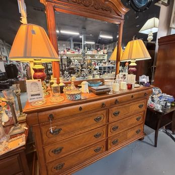 Your Mom's House - Antiques Near Me - Foley, Alabama Your Mom's House - Antiques Near Me - Foley, Alabama