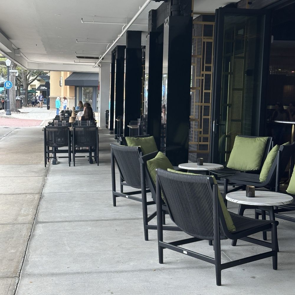 The Chapman - Outside seating. - Lounges Near Me - Winter Park, Florida