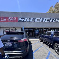 SKECHERS Warehouse Outlet