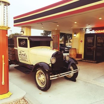 Ford's Garage - Burgers Near Me - Brandon, Florida