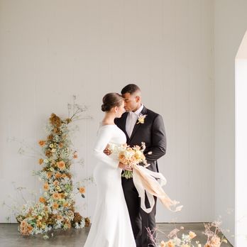 Bear Roots Floral - Photo by Starling Studio - Floral Designers Near Me