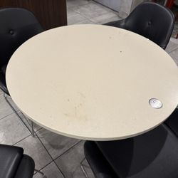 McDonald's - Dirty tables...