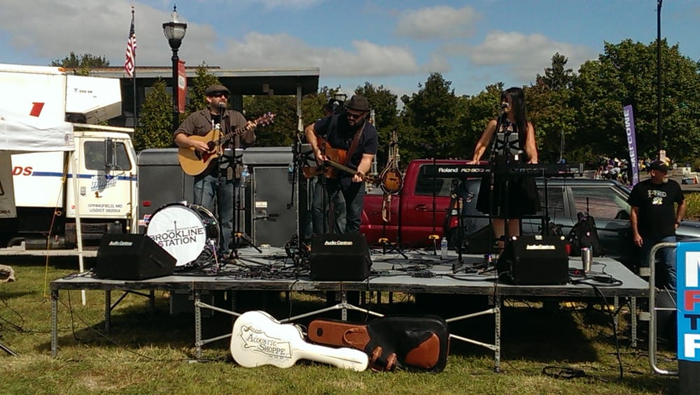 1ST ANNUAL MOFOODTRUCKFEST Updated August 2024 15 Photos 700798