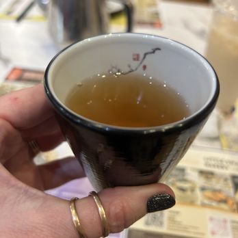 Mama Lu’s Dumpling House - Complementary tea - Chinese Near Me - Pasadena, California Mama Lu’s Dumpling House - Complementary tea - Chinese Near Me - Pasadena, California