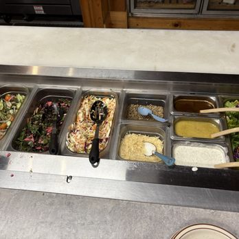 Stehekin Valley Ranch - Salad bar - Hostels Near Me