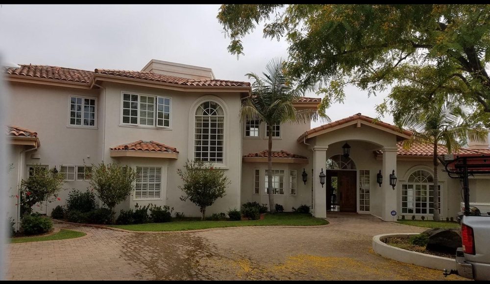 Slide of No Limit Roofing