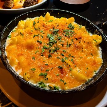 Essex - mac and cheese - Bars Near Me - New York, New York
