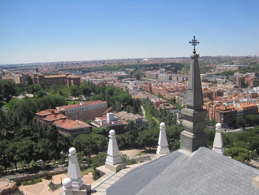 Catedral de Santa María la Real de la Almudena by null