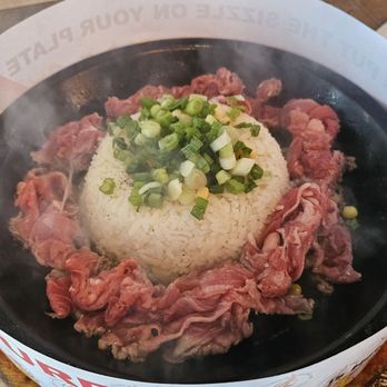 Sizzling Lunch - Beef pepper rice with the garlic butter on the side(not in pic) - Japanese Near Me - San Jose, California Sizzling Lunch - Beef pepper rice with the garlic butter on the side(not in pic) - Japanese Near Me - San Jose, California