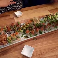 ChillOut - Fresh sushi, with an added side of fried onions