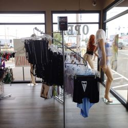 Eva's Boutique - New items arriving weekly
