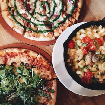 Bear Street Tavern - Big Bird Pizza (top) Godfather Pizza (bottom left) & Pork Belly Mac & Cheese (right) - Pizza Near Me - Banff, Alberta