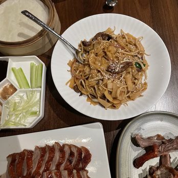 Baron's Sino Kitchen & Bar - Wok Fried Wagyu Beef Udon Noodle and more Duck - Chinese Near Me - Bellevue, Washington Baron's Sino Kitchen & Bar - Wok Fried Wagyu Beef Udon Noodle and more Duck - Chinese Near Me - Bellevue, Washington