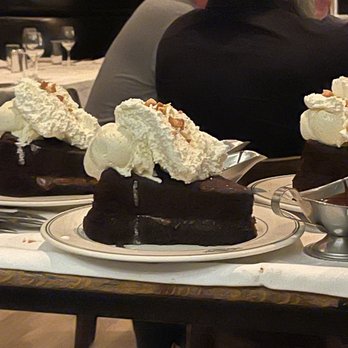Manny's Steakhouse - Amazing chocolate cake - Steakhouses Near Me - Minneapolis, Minnesota Manny's Steakhouse - Amazing chocolate cake - Steakhouses Near Me - Minneapolis, Minnesota