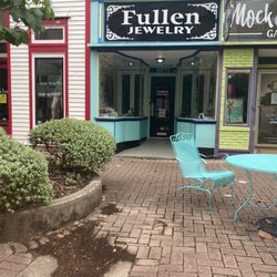 Fullen Harborside Jewelry - My grandmother told me about this place and I was so excited to visit. Unfortunately they were closed