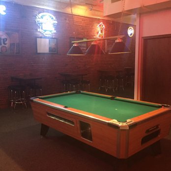 Beacon Lounge - Nice pool table - Karaoke Near Me - Lincoln, Nebraska