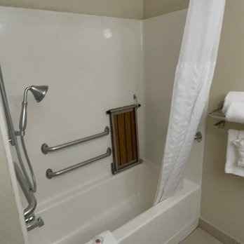 Comfort Inn - Bathroom - Hotels Near Me - Oklahoma City, Oklahoma