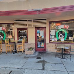 Taqueria La Espuela - Outside seating