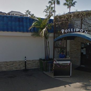 Poseidon on the Beach - Dirty entrance to Poseidon.  Not recommended. - Seafood Near Me - Del Mar, California