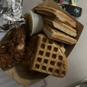 Dirty Bird Chicken N' Waffles - Chicken and Waffles - Food Trucks Near Me - Niagara Falls, New York