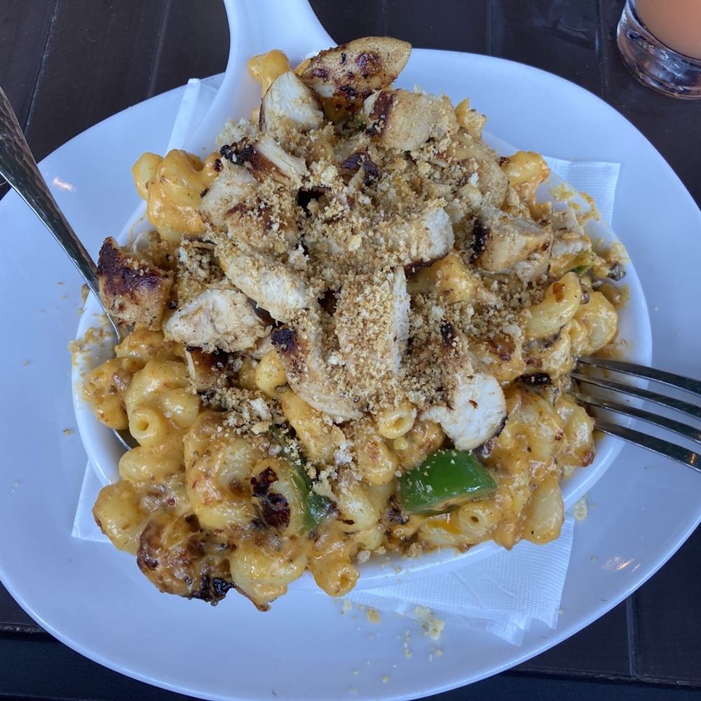 Sunshine Breakfast Bar - Chipotle Mac & Cheese Skillet with grilled chicken - Breakfast & Brunch Near Me - Phoenix, Arizona