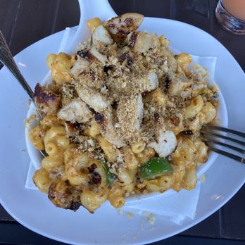 Sunshine Breakfast Bar - Chipotle Mac & Cheese Skillet with grilled chicken - Breakfast & Brunch Near Me - Phoenix, Arizona Sunshine Breakfast Bar - Chipotle Mac & Cheese Skillet with grilled chicken - Breakfast & Brunch Near Me - Phoenix, Arizona