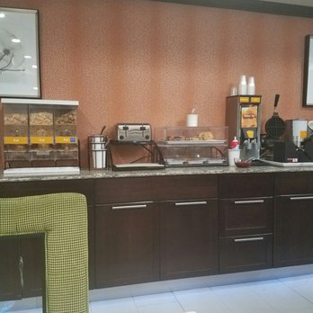 Comfort Inn Camden - Cereal, breads, muffins and the waffle station with strawberries and canned whipped cream. - Hotels Near Me - Camden, Arkansas