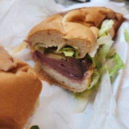 Hot roast beef with pepper jack cheese Hot roast beef with pepper jack cheese