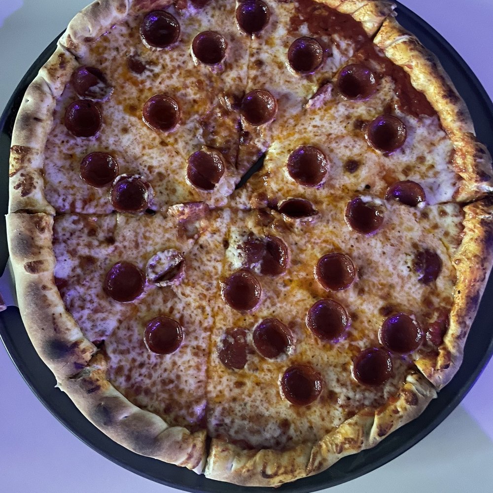 Throwbacks JAX - Pizza- typical lower level kids pizza- not great - Arcades Near Me - Jacksonville, Florida