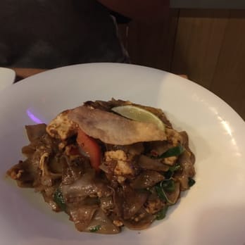 Rice N Roll Bistro - Drunken noodles - Sushi Bars Near Me - Milwaukee, Wisconsin Rice N Roll Bistro - Drunken noodles - Sushi Bars Near Me - Milwaukee, Wisconsin