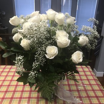 La Belle Flowers & Gifts - 27 white Roses - Florists Near Me - Markham, Ontario La Belle Flowers & Gifts - 27 white Roses - Florists Near Me - Markham, Ontario
