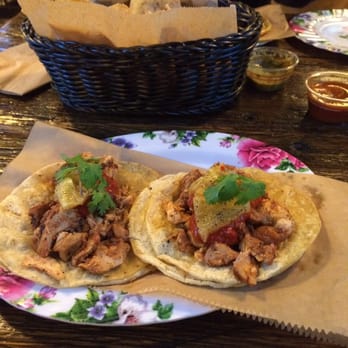 Broken English Taco Pub - The Loop - Al Pastor de Pollo tacos - Mexican Near Me - Chicago, Illinois Broken English Taco Pub - The Loop - Al Pastor de Pollo tacos - Mexican Near Me - Chicago, Illinois