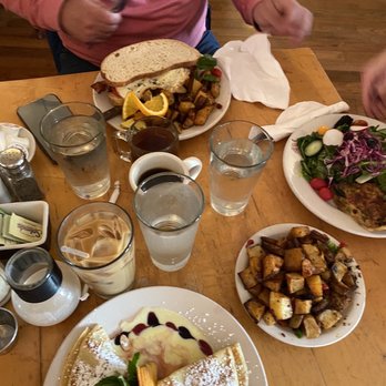 M henry - Fresh fruit crepes, quiche, and breakfast sandwich - Breakfast & Brunch Near Me - Chicago, Illinois M henry - Fresh fruit crepes, quiche, and breakfast sandwich - Breakfast & Brunch Near Me - Chicago, Illinois