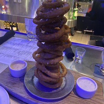 Yard House - Onion ring tower - Vegetarian Near Me - Gaithersburg, Maryland Yard House - Onion ring tower - Vegetarian Near Me - Gaithersburg, Maryland