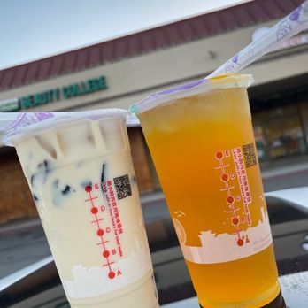 i-Tea - two drinks on a table outside - Bubble Tea Near Me - San Jose, California i-Tea - two drinks on a table outside - Bubble Tea Near Me - San Jose, California