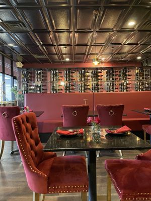Ve La Thai Fine Dining Restaurant & Wine by null