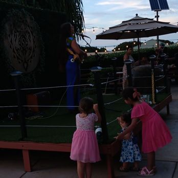 Maui Brewing Company - The kids loving the performance. - Breweries Near Me - Kihei, Hawaii Maui Brewing Company - The kids loving the performance. - Breweries Near Me - Kihei, Hawaii