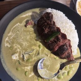 Green curry with steak