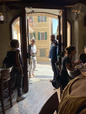 OSTERIA ACQUACHETA dal giovedì al lunedì pranzo e cena necessaria la prenotazione L'OSTESSA E L'OSTE AUGURANO BUONA VITA by null
