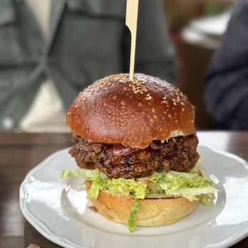 The Dutchess - Burmese fried chicken sandwich - Cafes Near Me - Ojai, California The Dutchess - Burmese fried chicken sandwich - Cafes Near Me - Ojai, California