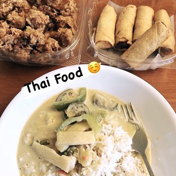 Saranrom Thai - Thai Near Me - Elmhurst, New York