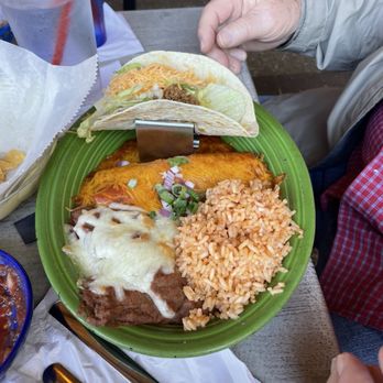San Miguel's - Taco plate - Mexican Near Me - Hilton Head Island, South Carolina