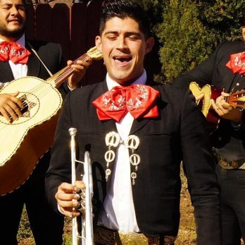Mariachi La Línea - Playing at a backyard party in La Jolla CA. - Musicians Near Me Mariachi La Línea - Playing at a backyard party in La Jolla CA. - Musicians Near Me
