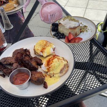 The Bellwether - Benedict - Cocktail Bars Near Me - St. Louis, Missouri