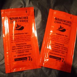 Sriracha packets for spicy lovers such as myself;+)